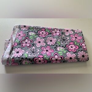 La-Di-Draw Patty Reed Designs by Lori Campbell Fabric Remnant Gray/Floral 34x44